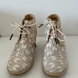 TOMS Sashiko Desert Wedge Size 8
